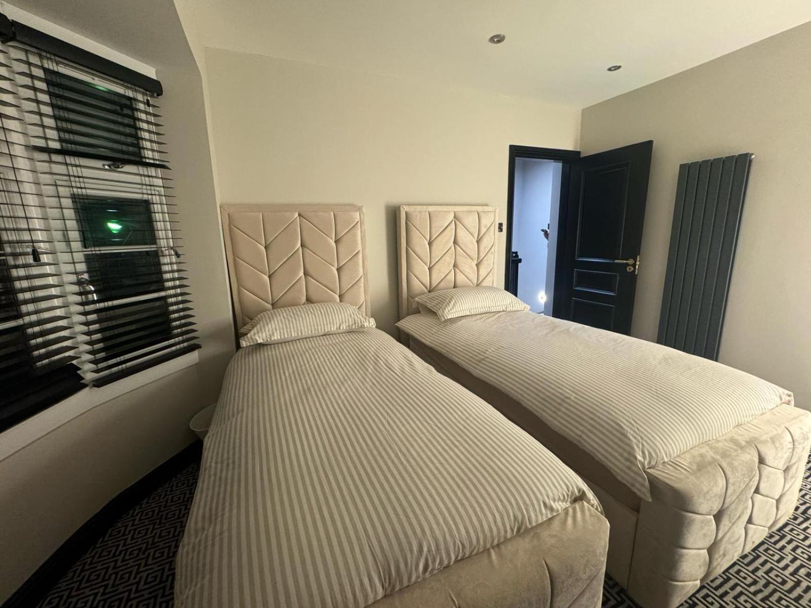 Luxury 3bed Hot Tub And Sauna Facilities Amazing Location *